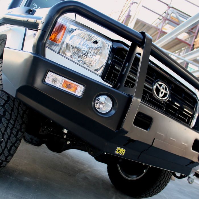 TJM OUTBACK BULL BAR STEEL BLACK