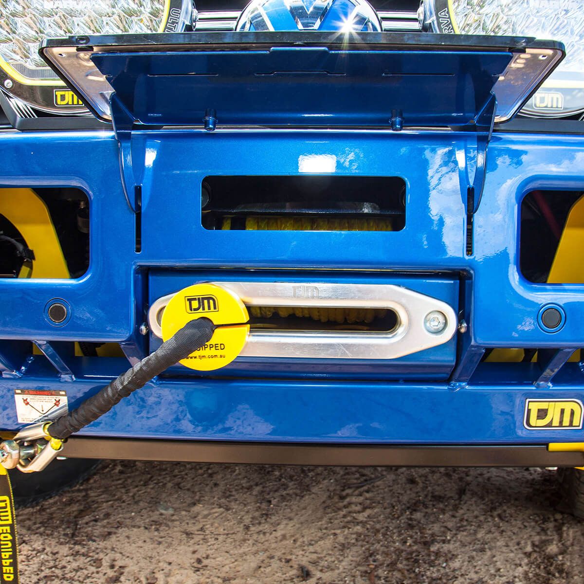 TJM OUTBACK HEAVY DUTY BUMPER BLACK STEEL