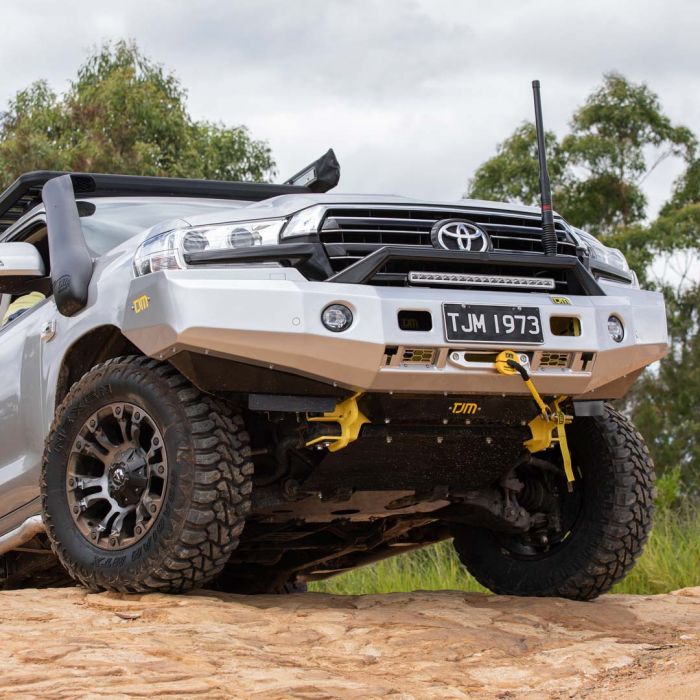 TJM VENTURER HEAVY DUTY BUMPER BLACK STEEL