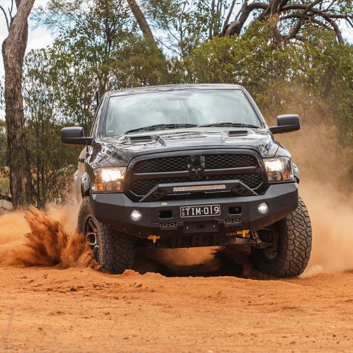 TJM VENTURER HEAVY DUTY BUMPER BLACK STEEL